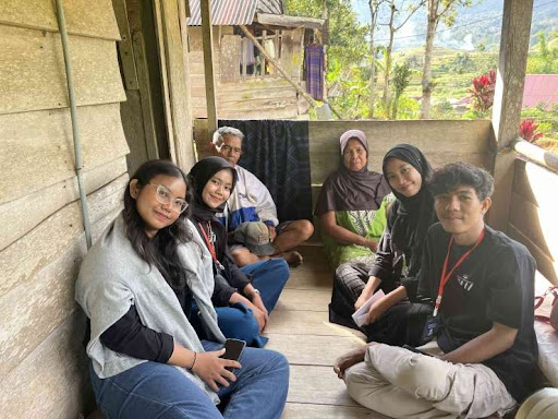Pengabdian Masyarakat di Desa Terpencil